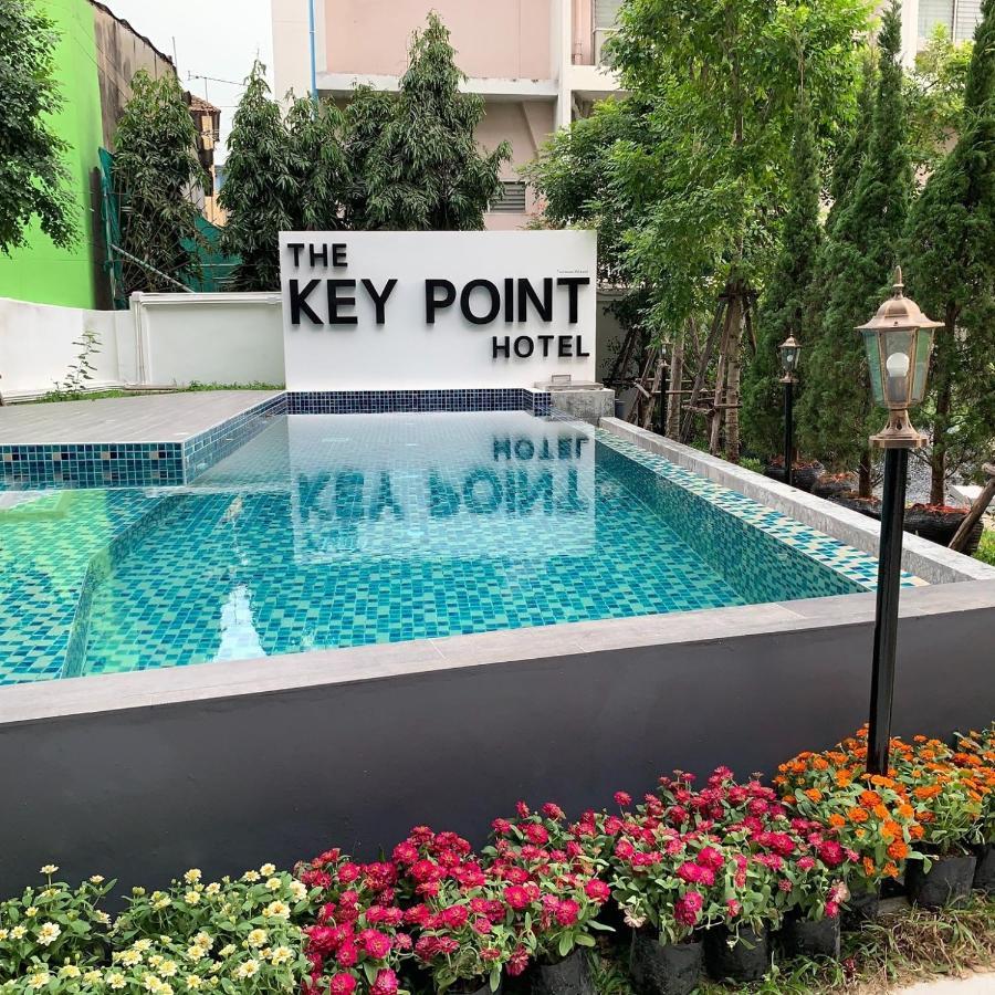 The Key Point Hotel Bangkok Exteriör bild