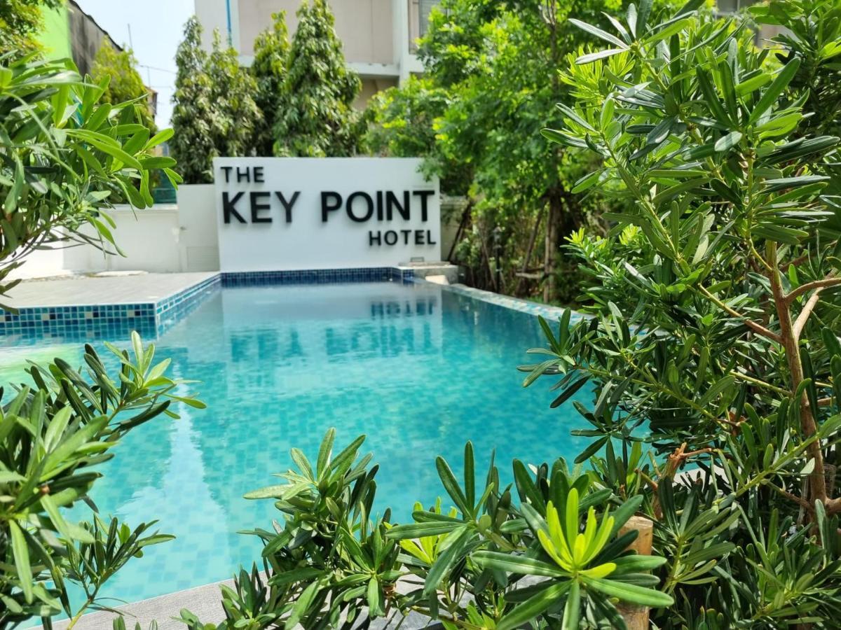 The Key Point Hotel Bangkok Exteriör bild